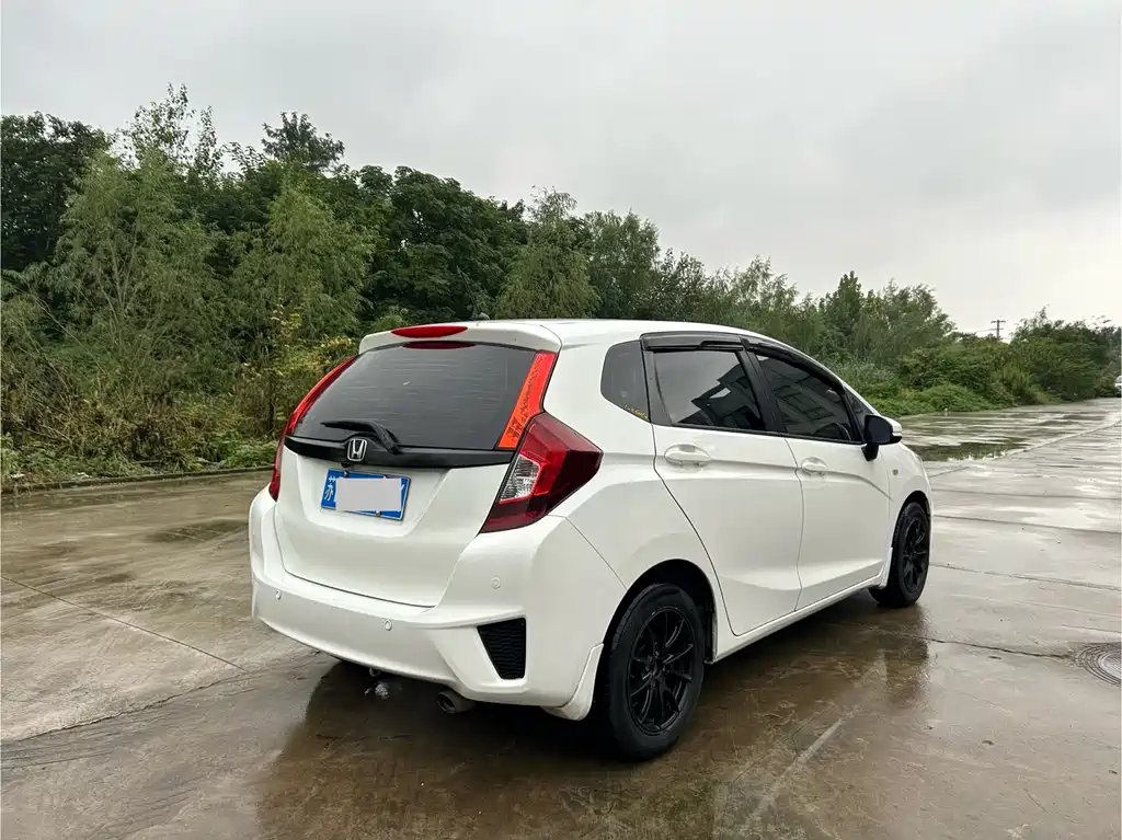 Honda Fit — миниатюра 4