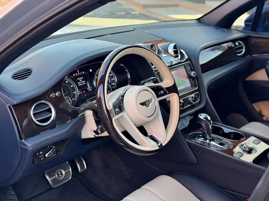 Bentley Bentayga 2018 4.0T V8