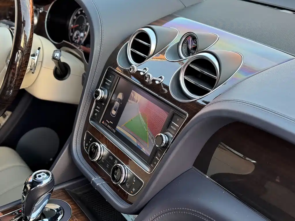 Bentley Bentayga 2018 4.0T V8