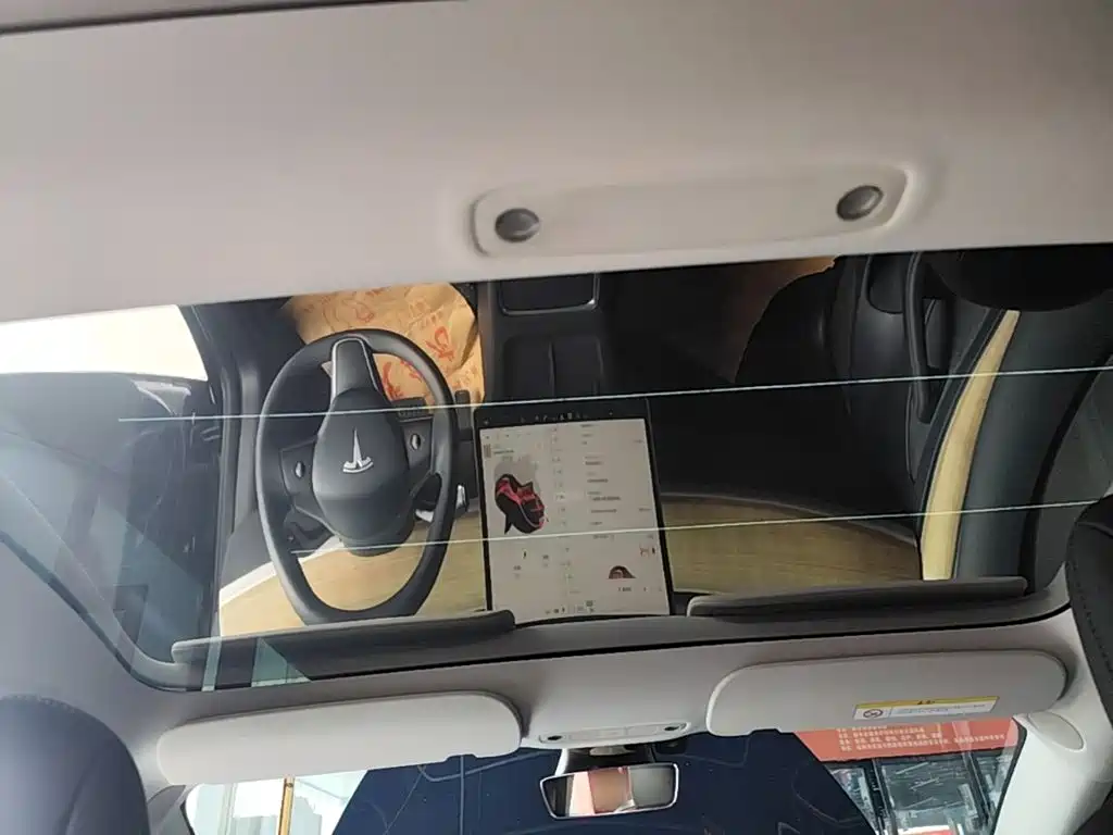 Tesla Model 3 — миниатюра 18