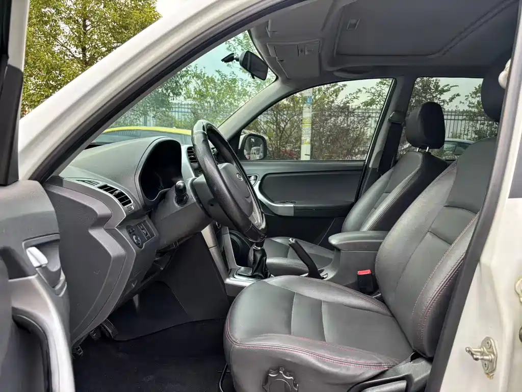 Chery Tiggo 3 3 2015 1.6L MT Sport