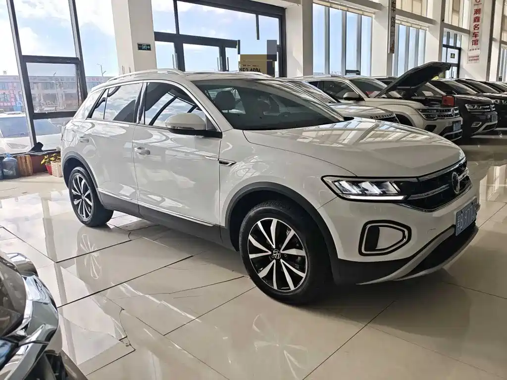 Volkswagen T-Roc — миниатюра 2