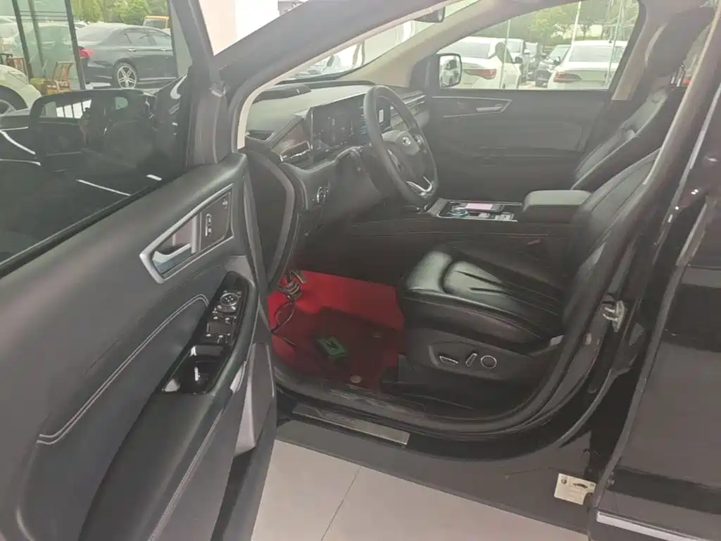 Ford Edge — миниатюра 16