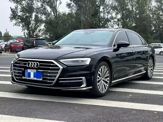 AUDI  A8 2021