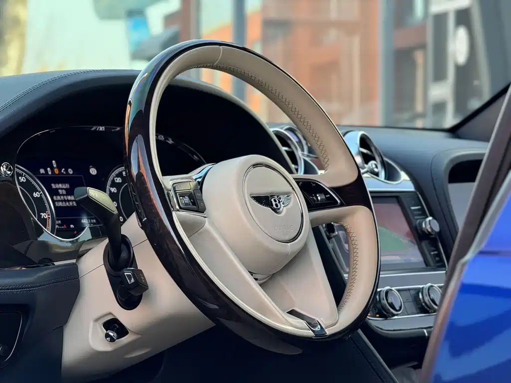 Bentley Bentayga 2018 4.0T V8
