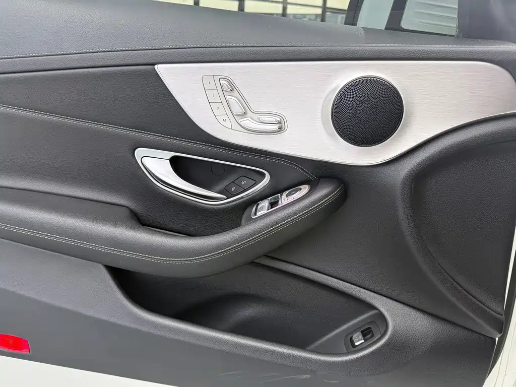 Mercedes-Benz C-Class (Import) — миниатюра 10