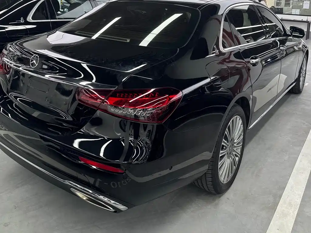 Mercedes-Benz E-Class — миниатюра 12