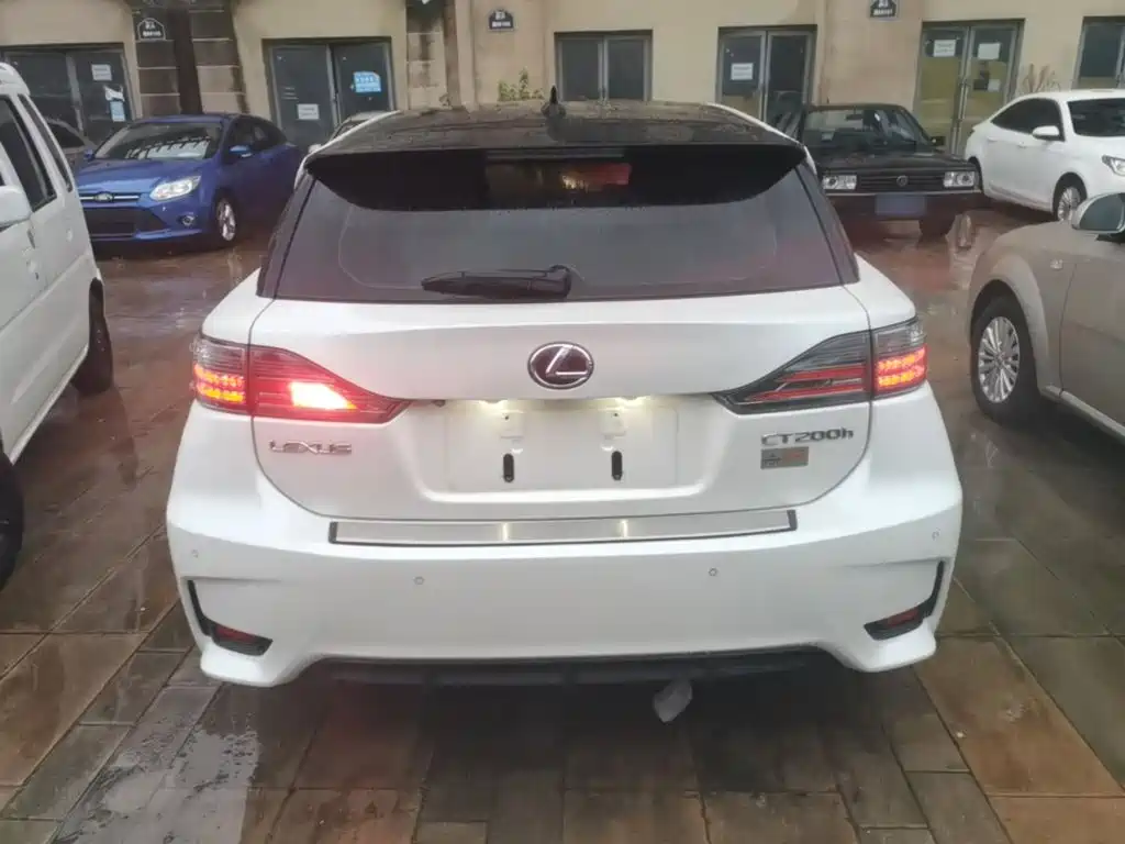 Lexus CT — миниатюра 4