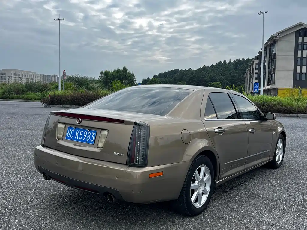 Cadillac SLS — миниатюра 5