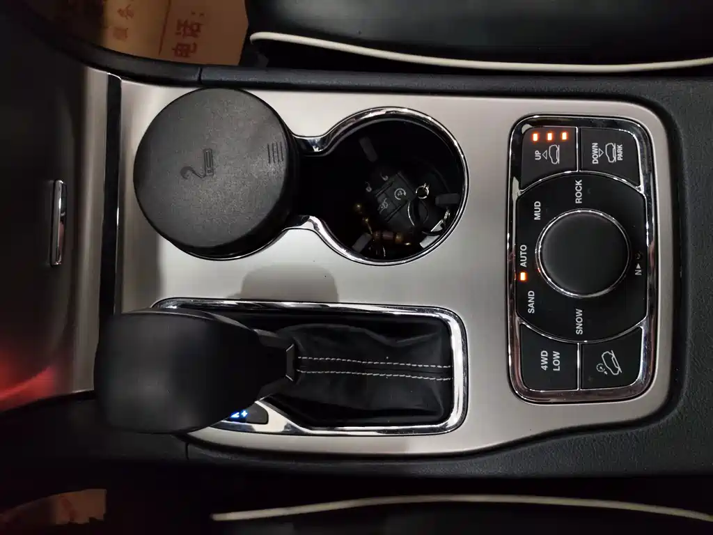 Jeep Grand Cherokee (Import) — миниатюра 6