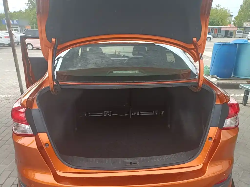 Nissan Bluebird — миниатюра 19
