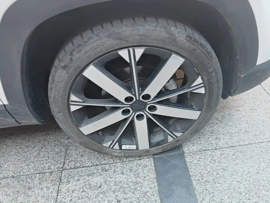Geely Icon — миниатюра 24