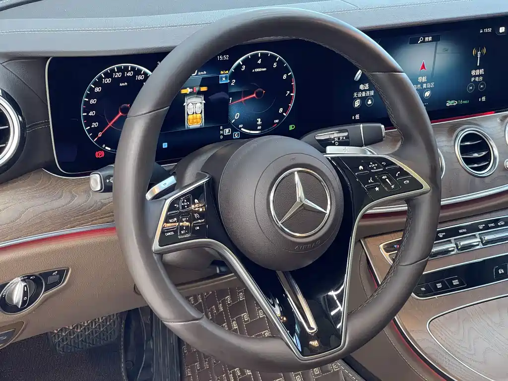 Mercedes-Benz E-Class — миниатюра 6