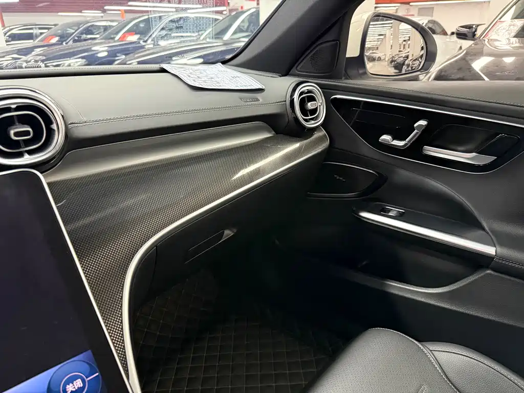 Mercedes-Benz C-Class — миниатюра 7