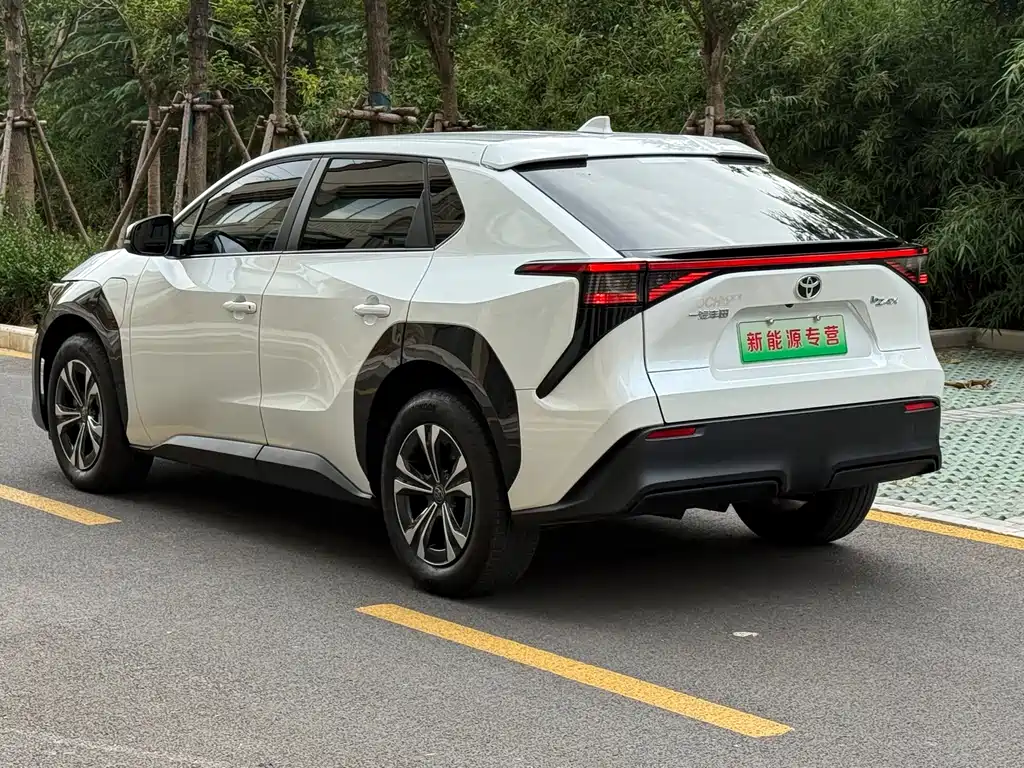 Toyota bZ4X — миниатюра 9