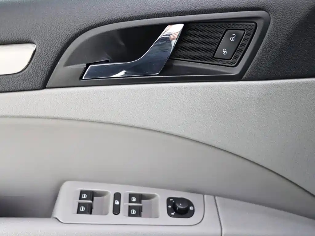 Skoda Superb — миниатюра 12