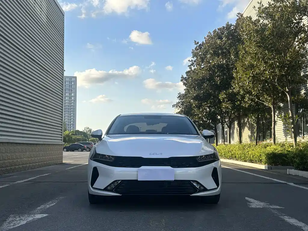 Kia K5 — миниатюра 8