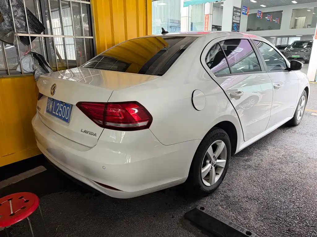 Volkswagen Lavida — миниатюра 8
