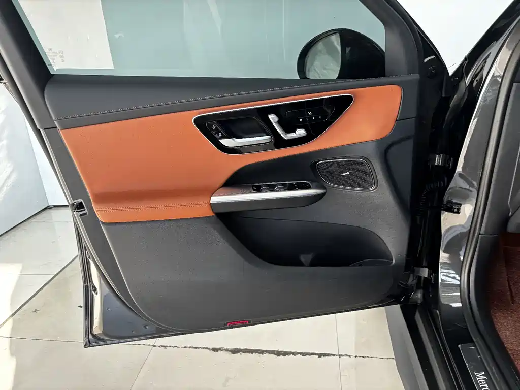 Mercedes-Benz GLC — миниатюра 9
