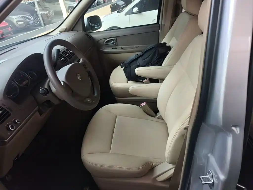 Buick GL8 — миниатюра 15