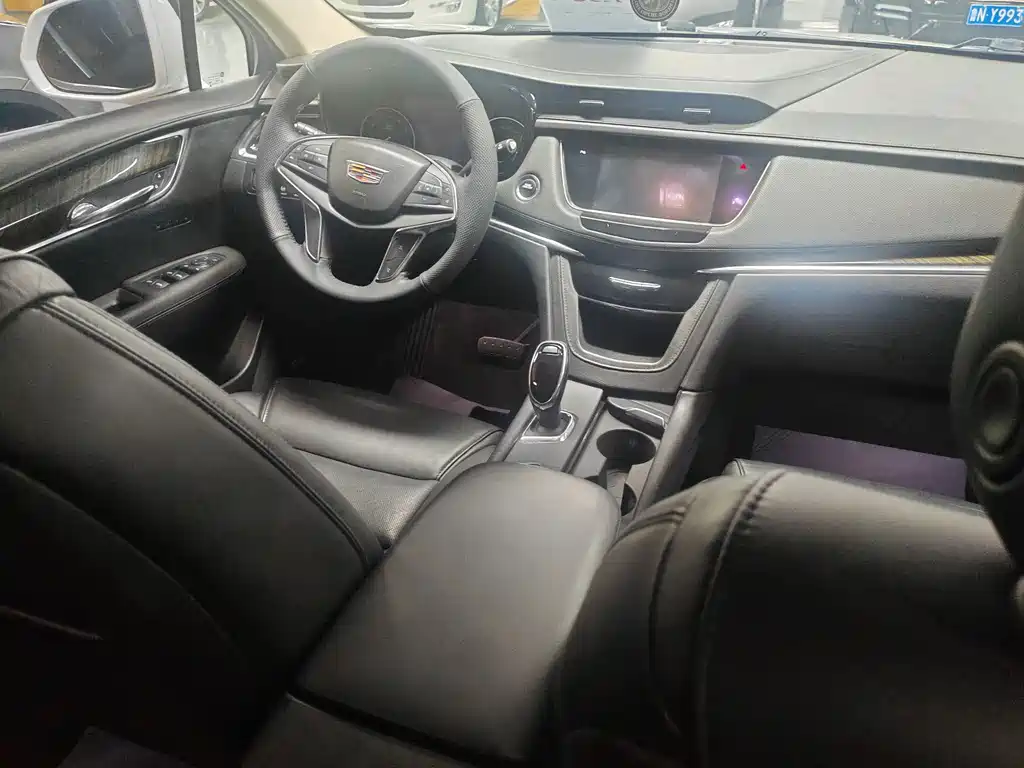 Cadillac XT5 — миниатюра 8
