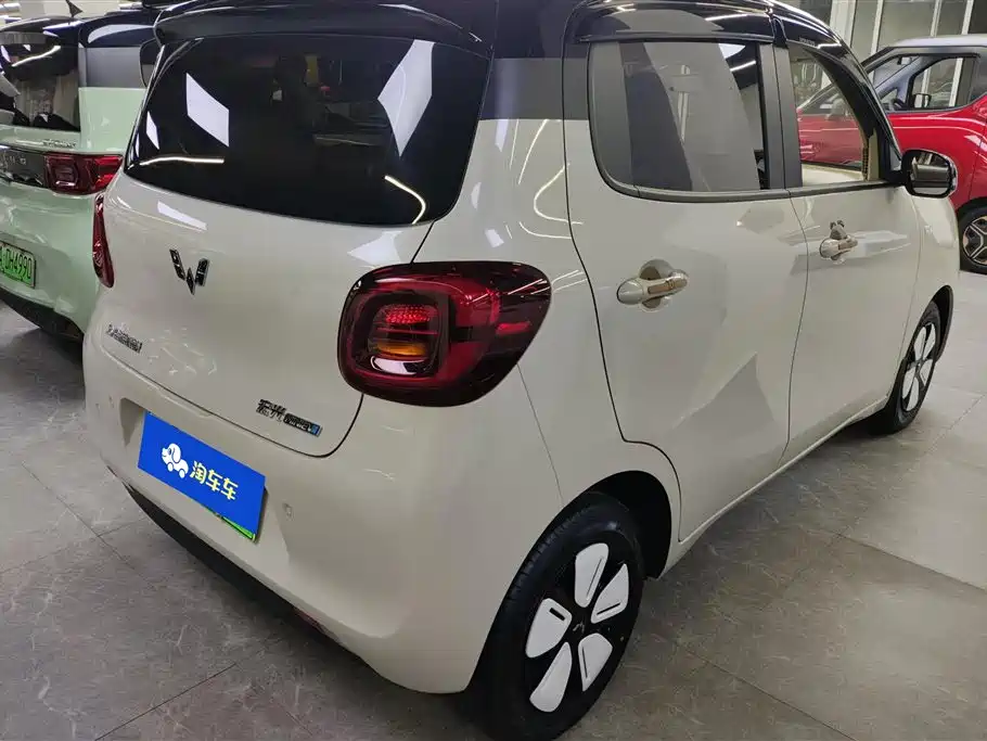 Wuling Mini EV MINIEV 2025 Premium +