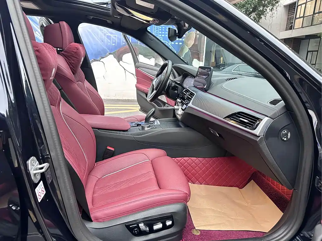 BMW 5 Series — миниатюра 13