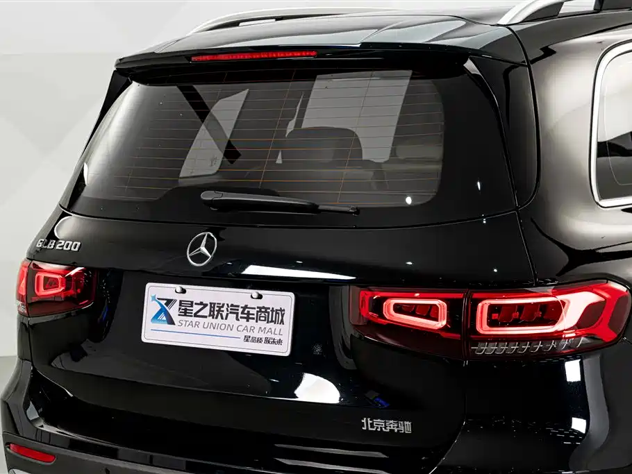 Mercedes-Benz GLB — миниатюра 8