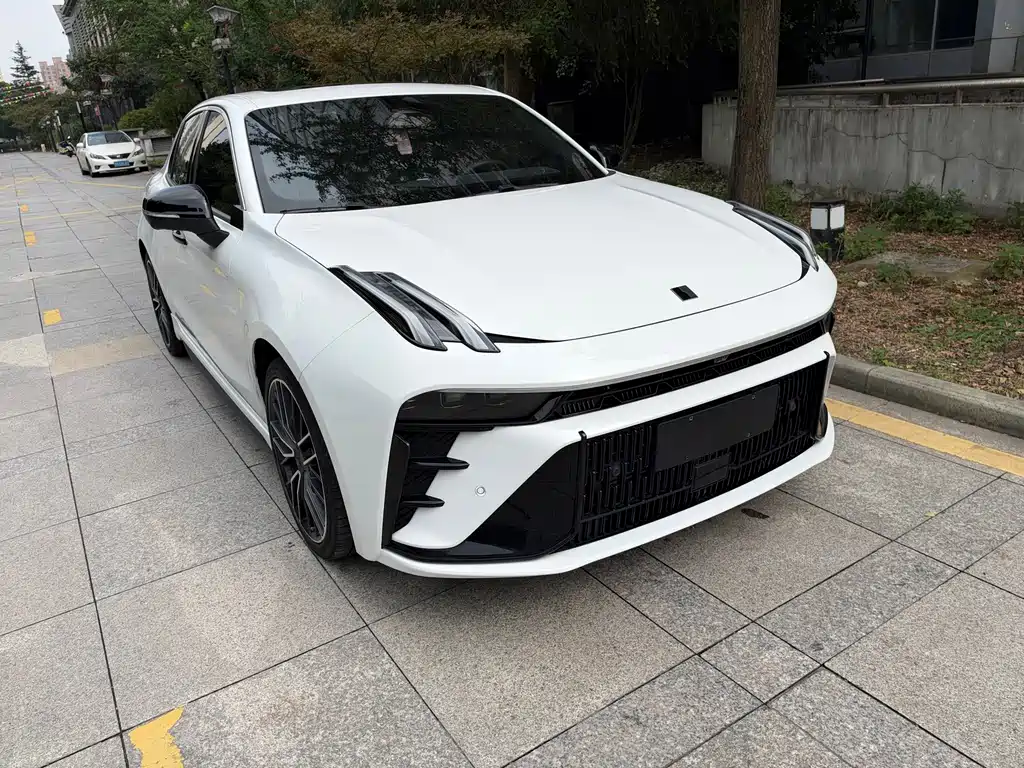 Lynk & Co 03 — миниатюра 3