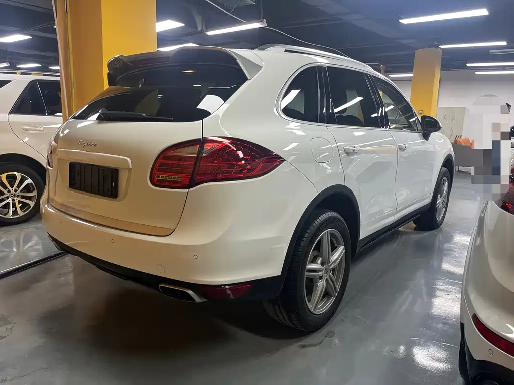 Porsche Cayenne — миниатюра 8