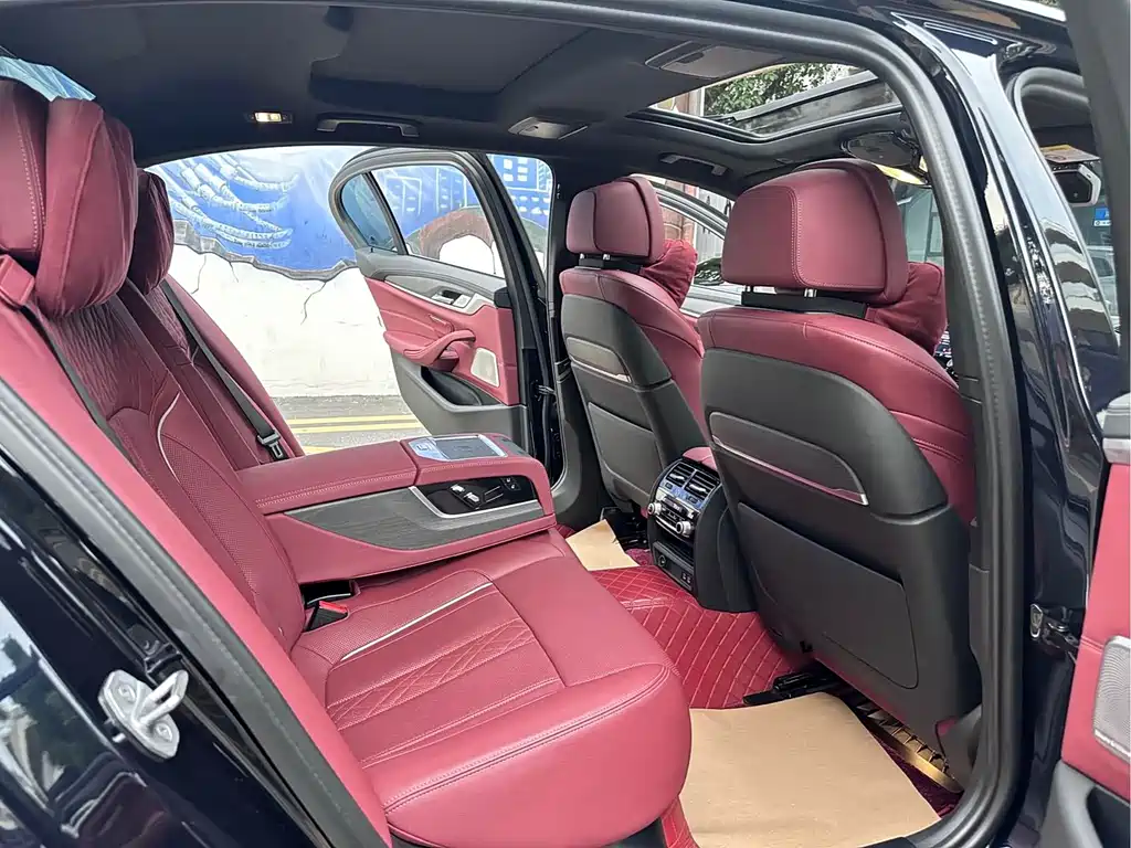 BMW 5 Series — миниатюра 15