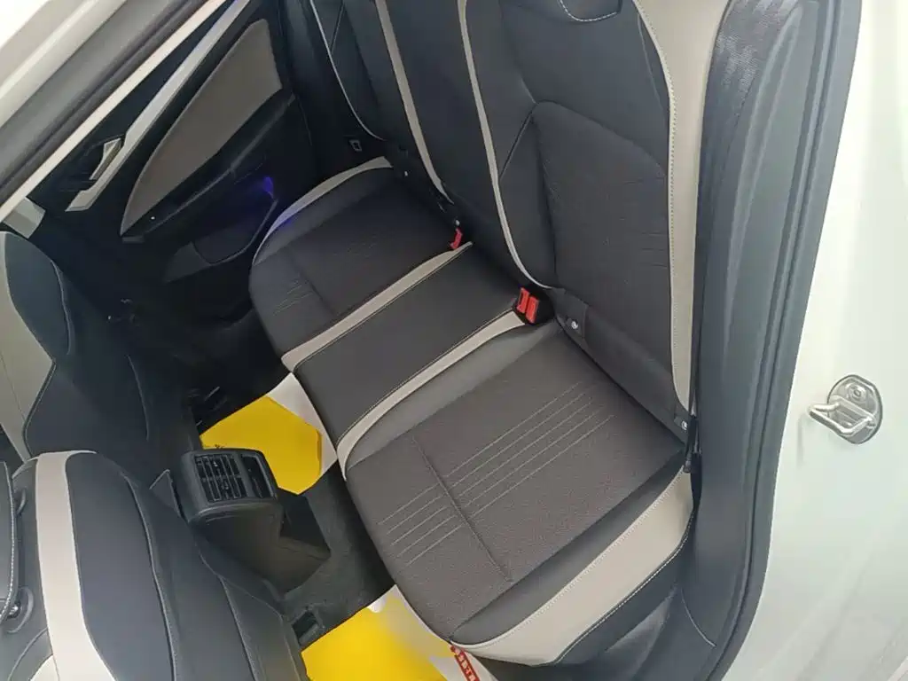 Volkswagen Golf — миниатюра 17