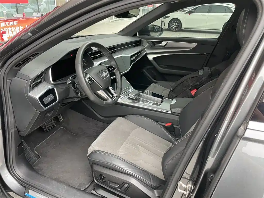 Audi A6L 2021 40 TFSI Luxury
