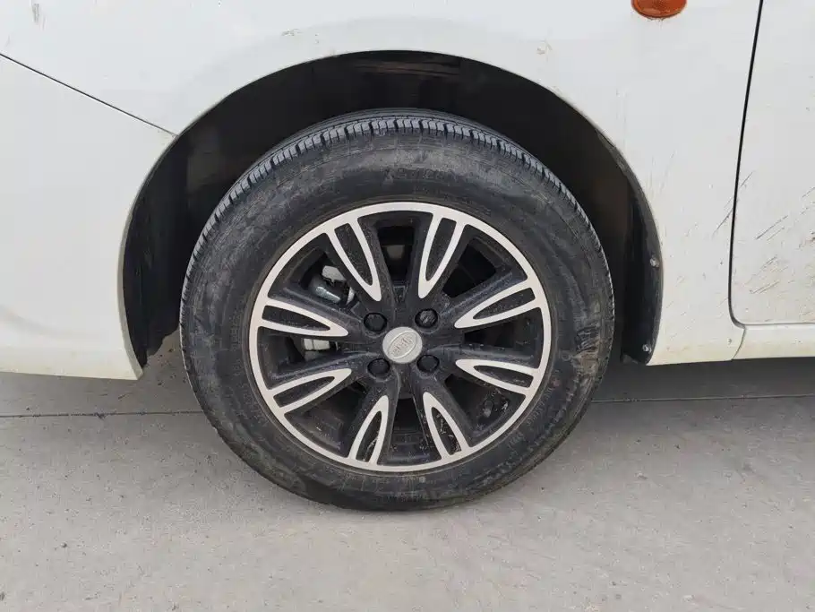 BYD F3 — миниатюра 6