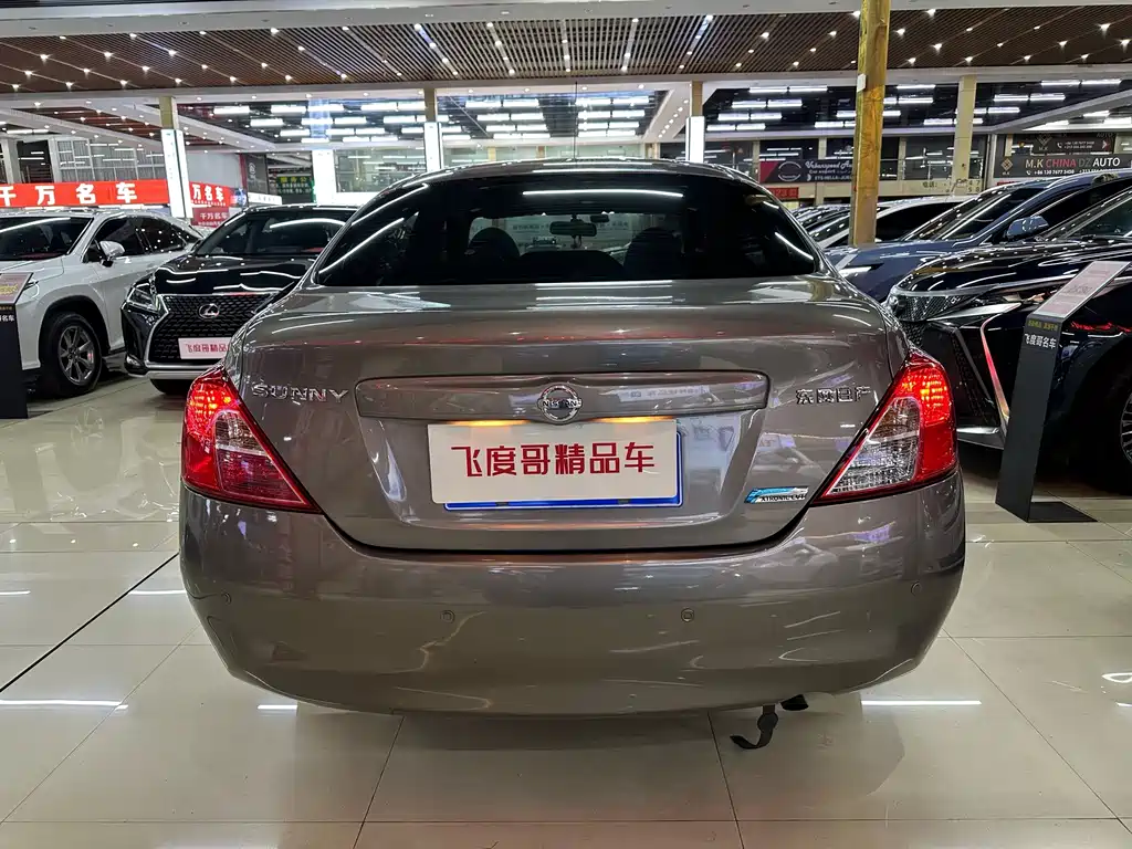 Nissan Sunny — миниатюра 8