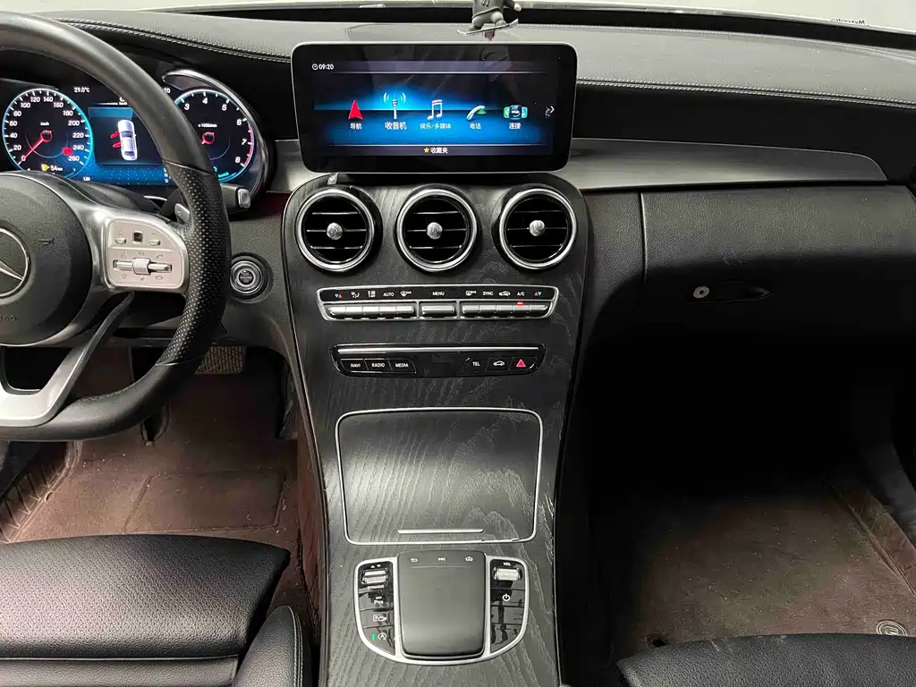 Mercedes-Benz C-Class — миниатюра 11