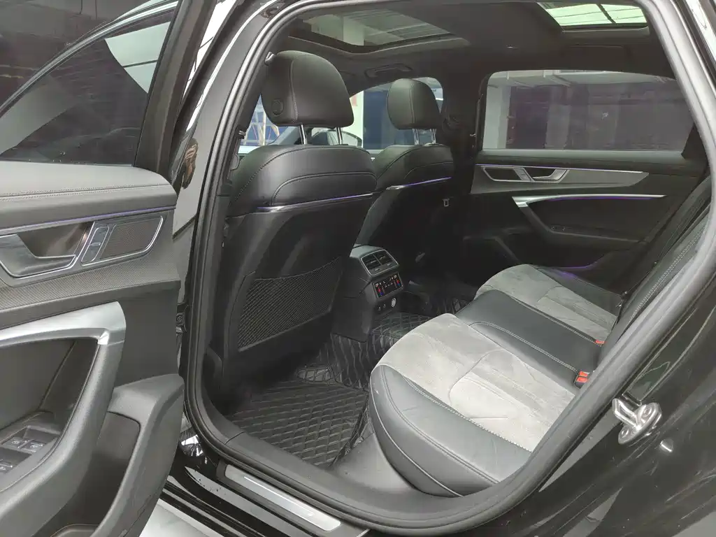 Audi A6L New Energy — миниатюра 18