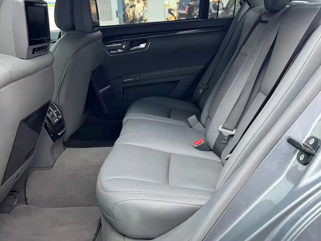 Mercedes-Benz S-Class — миниатюра 7