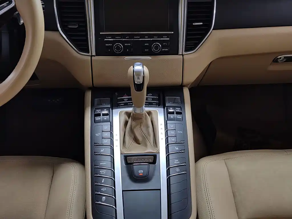 Porsche Macan — миниатюра 10