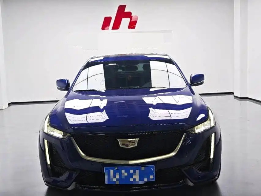 Cadillac CT5 — миниатюра 2