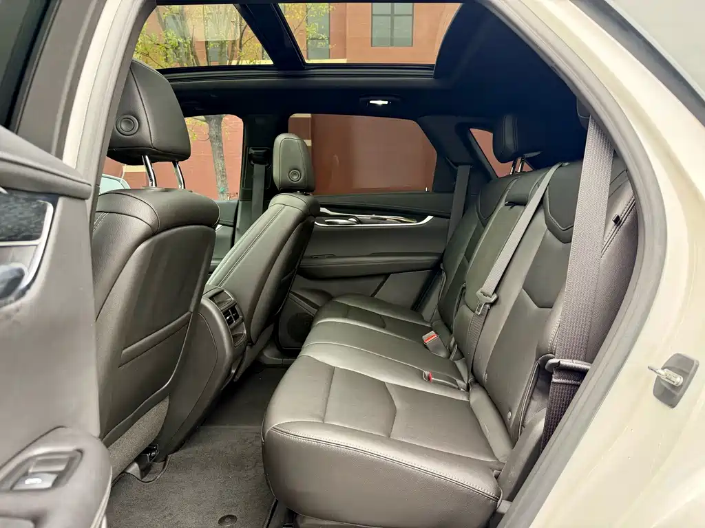 Cadillac XT5 — миниатюра 6