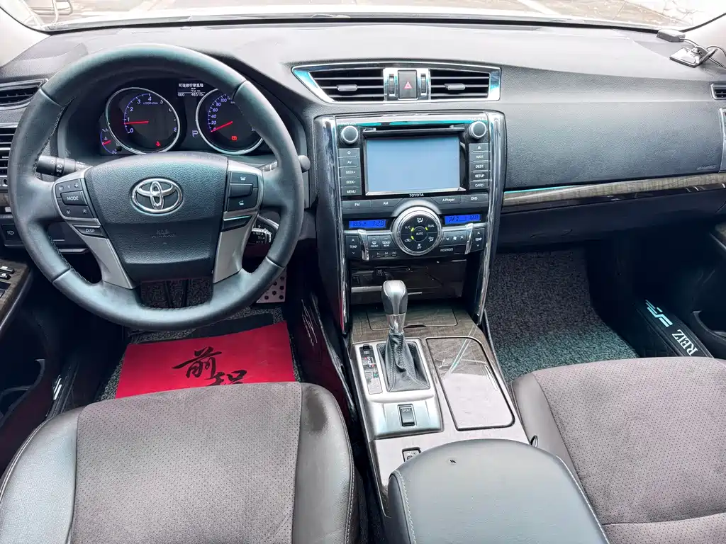 Toyota Reiz — миниатюра 5
