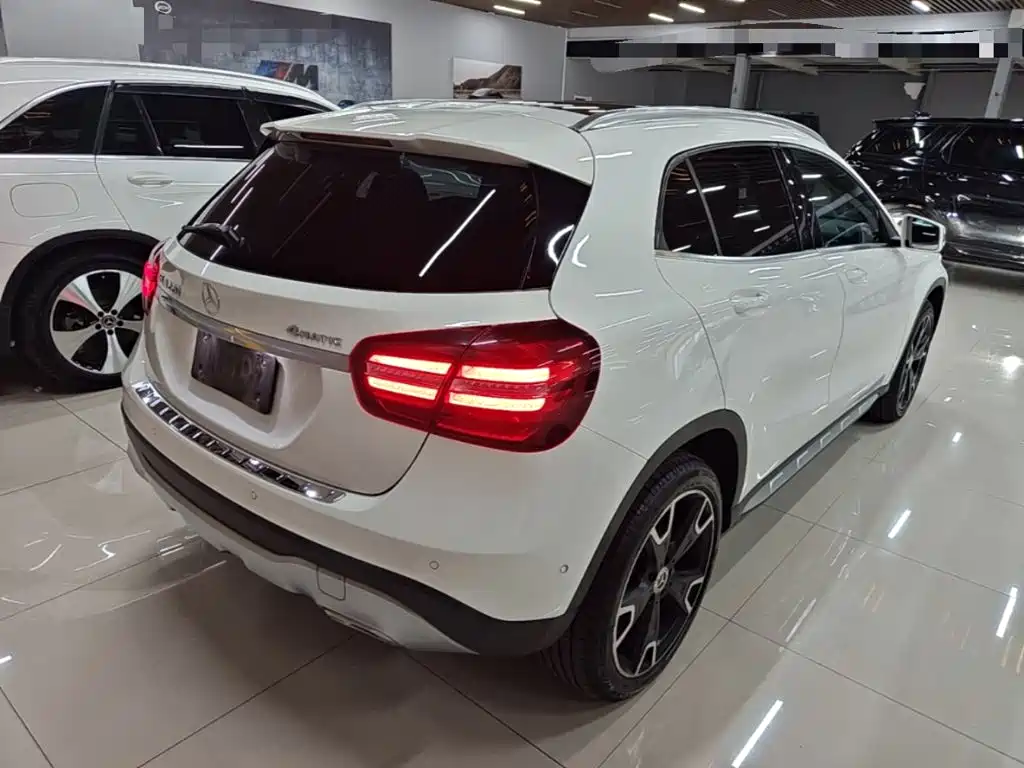 Mercedes-Benz GLA — миниатюра 7