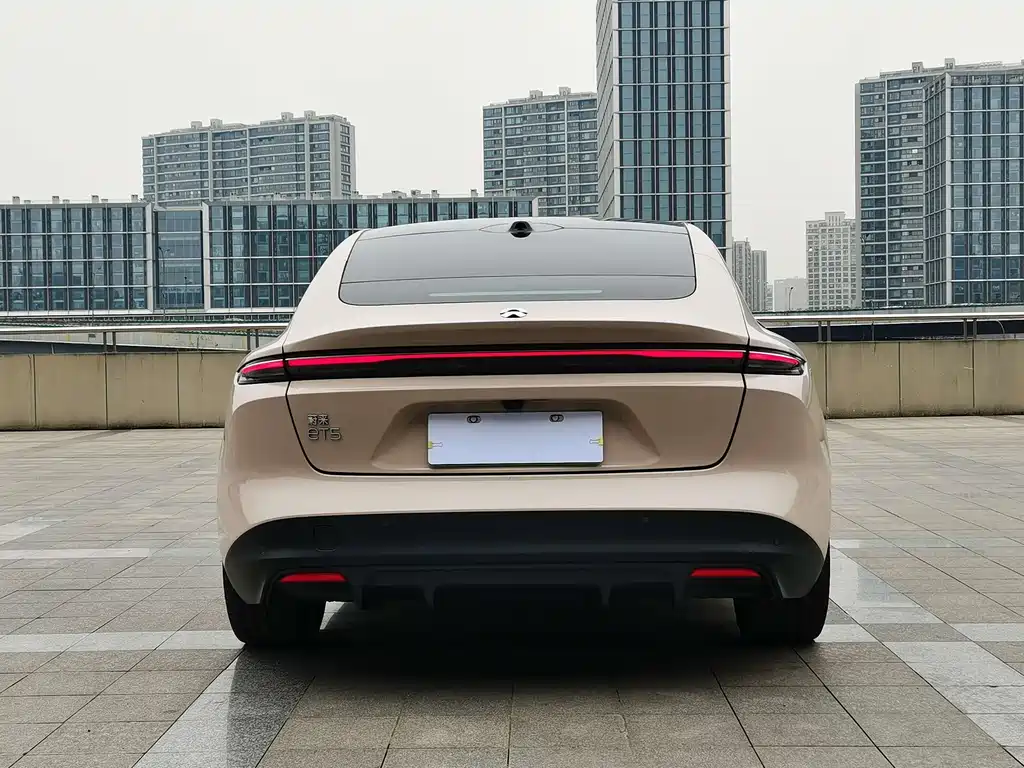 NIO NIO ET5