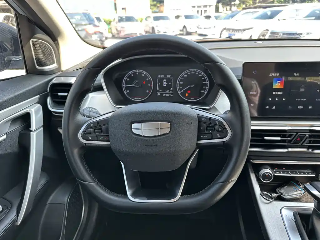 Geely Binyue — миниатюра 15