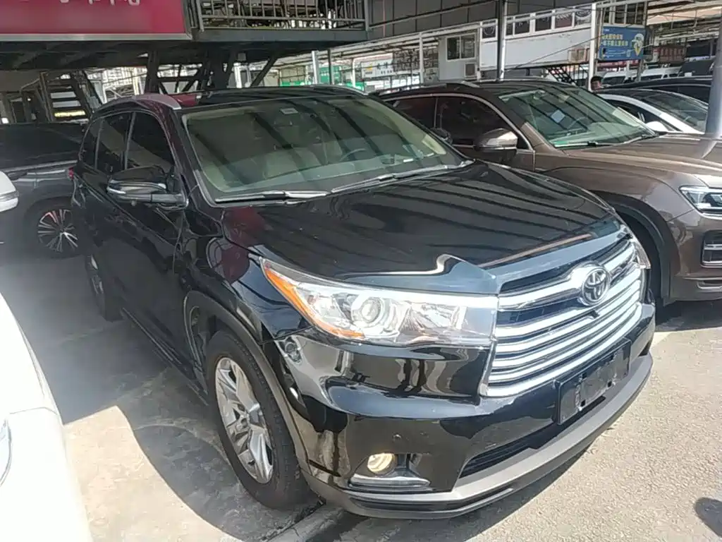 Toyota Highlander 2015 2.0T Luxury 7 мест