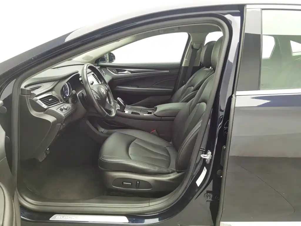 Buick LaCrosse — миниатюра 10