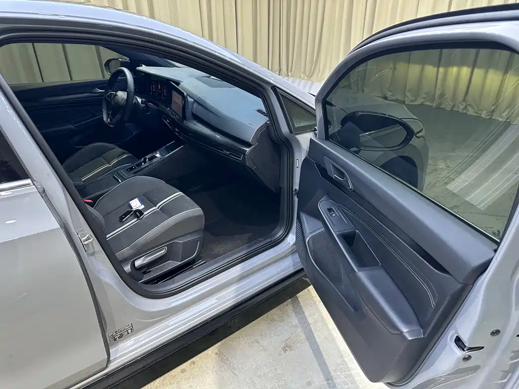 Volkswagen Golf — миниатюра 17