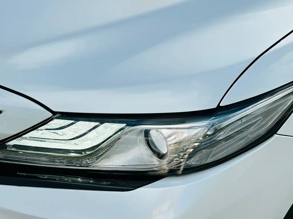 Toyota Camry — миниатюра 12