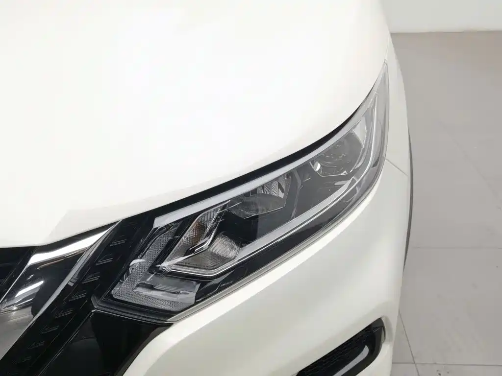 Nissan Qashqai — миниатюра 7